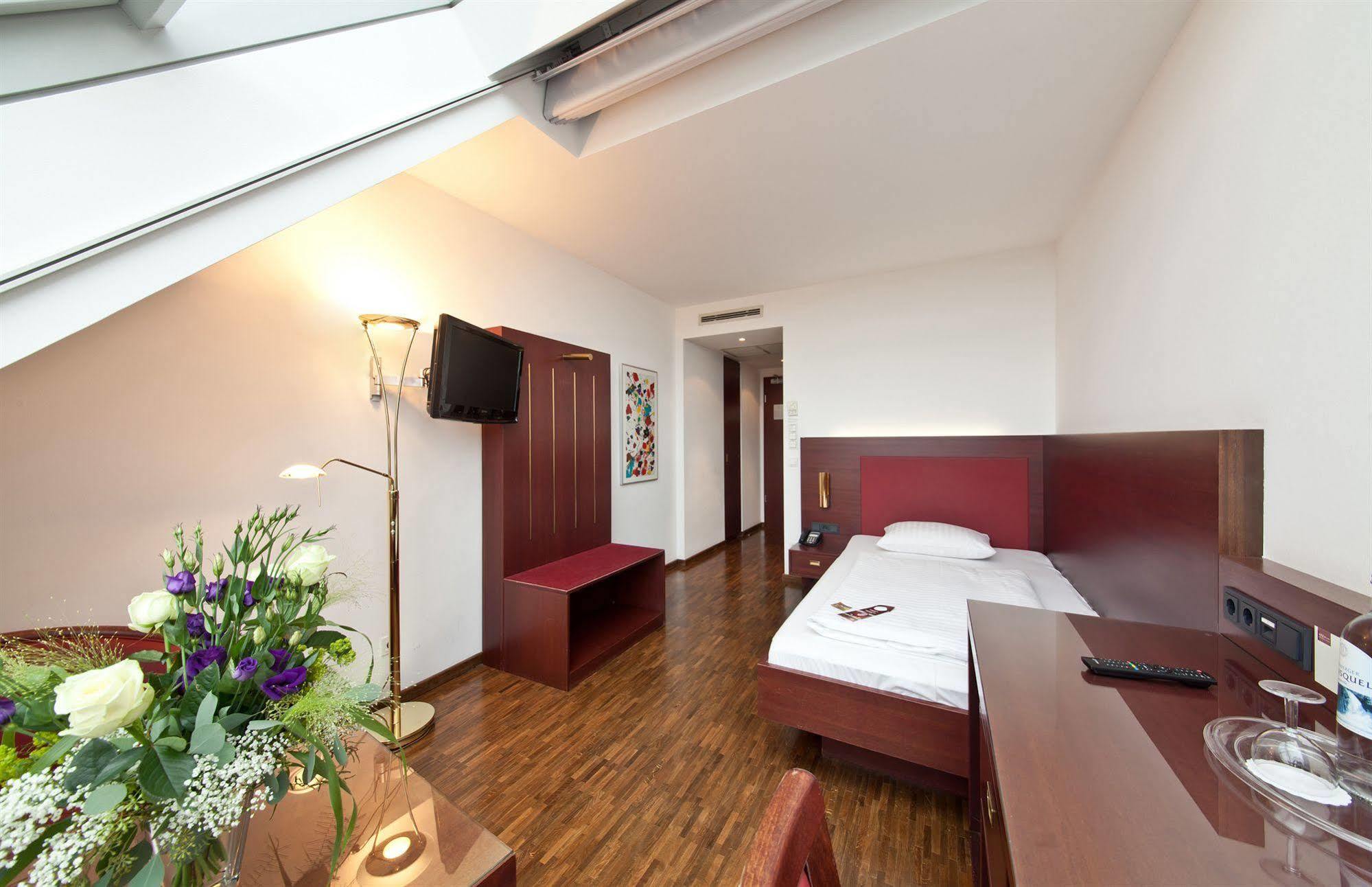 Hotel Imperial Φραγκφούρτη Εξωτερικό φωτογραφία